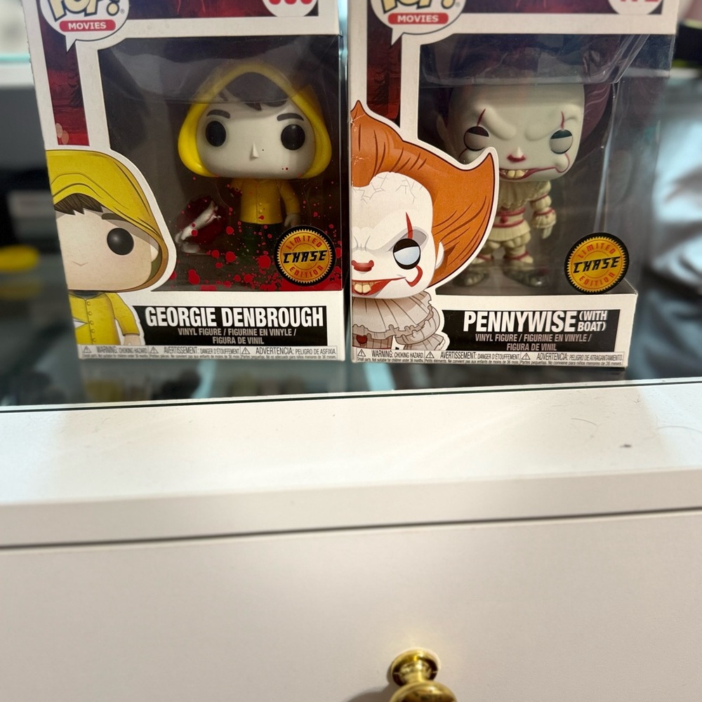 Funko Georgie Denbrough & Pennywise Chase Set - Yellow, White, Orange
